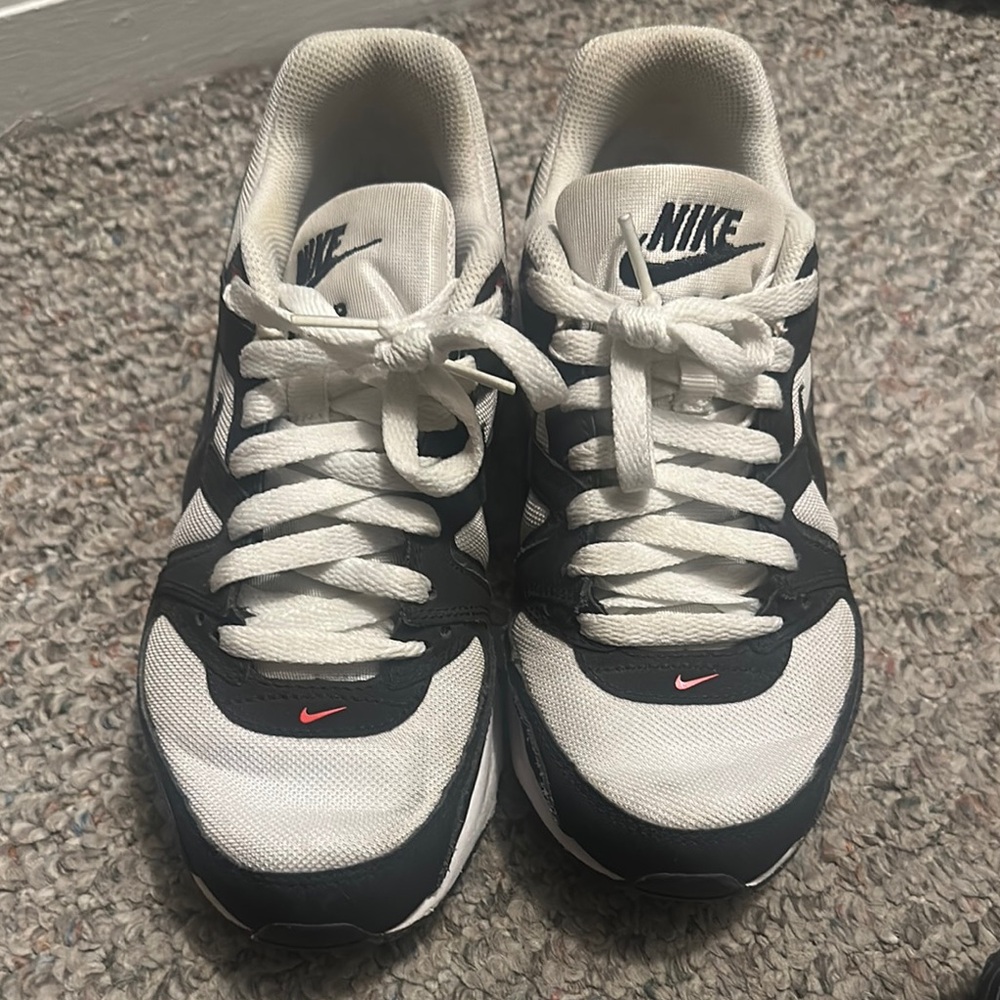 Nike White and Black Sneakers